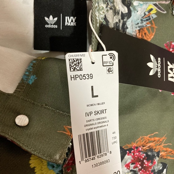 IVYTOPIA adidas x IVY PARK floral skirt size L SOLD OUT - Picture 7 of 8